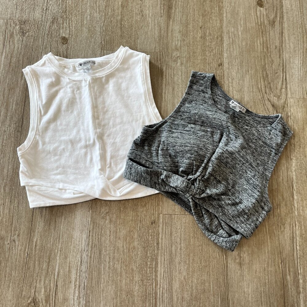 Womens Bundle of 2 Forever 21 Cropped Tank Tops - M